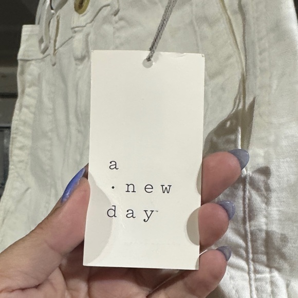 a new day Women's Light Tan Cargo Shorts - Picture 2 of 5